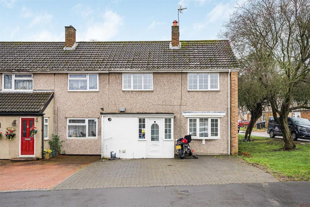 Main image of property: Sadlers Mead, Harlow, Essex, CM18