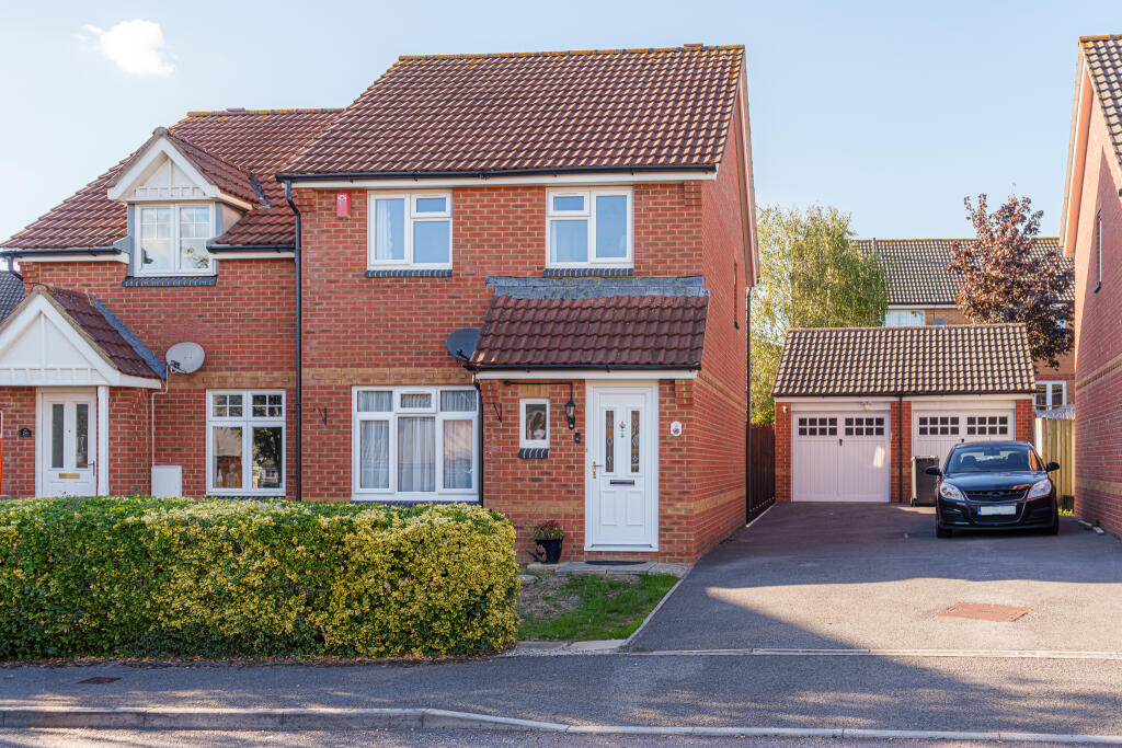 3-bed semi-detached on Walmesley Chase, Hilperton, £285,000