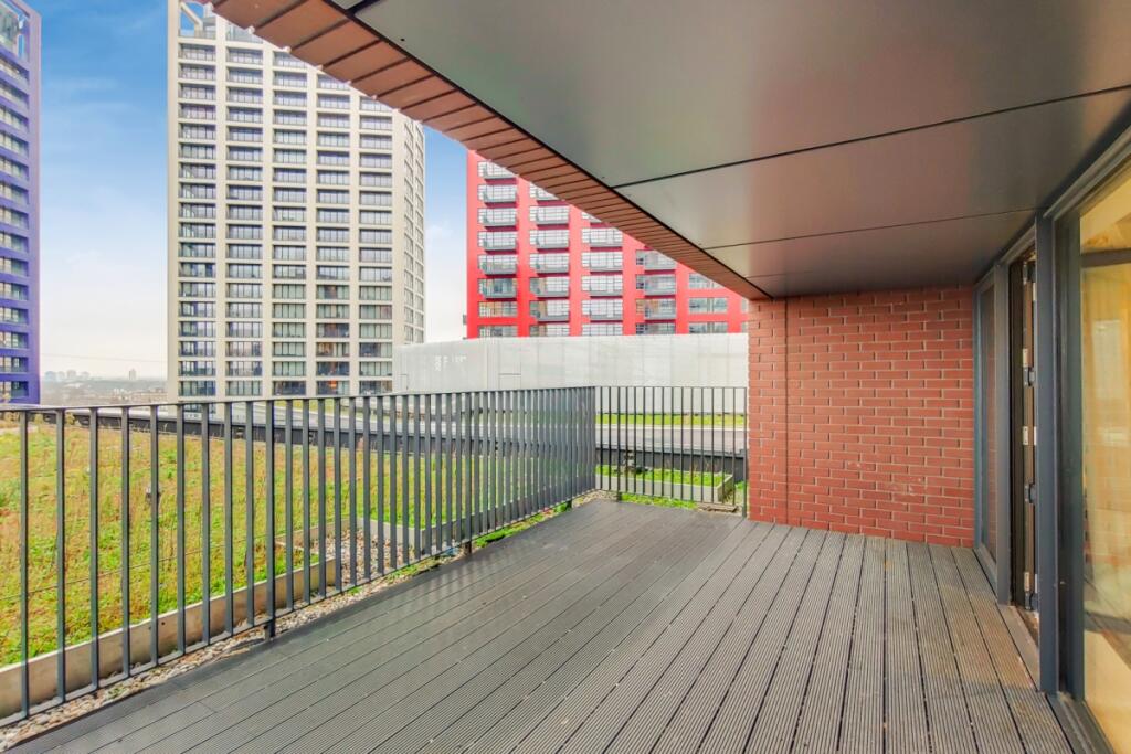 Modena House, London City Island, Lyell Street, E14 - View 4