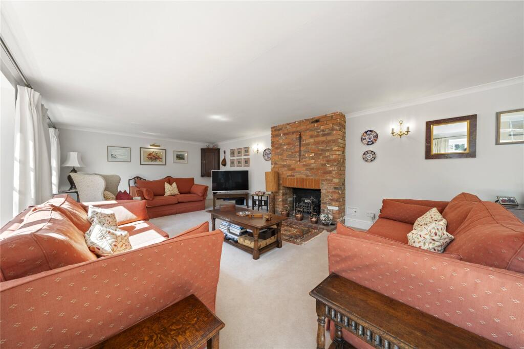 House in Elmbridge, Surrey - View 4