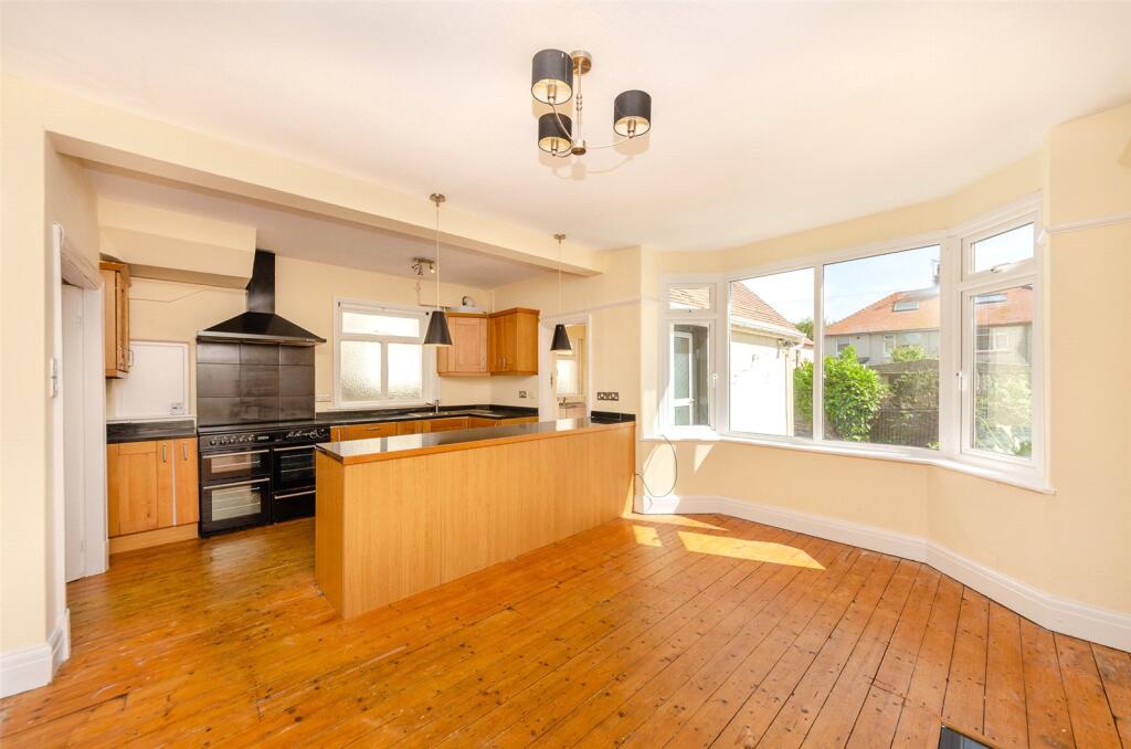 Bryniau Road, Llandudno, Conwy, LL30 photo 4