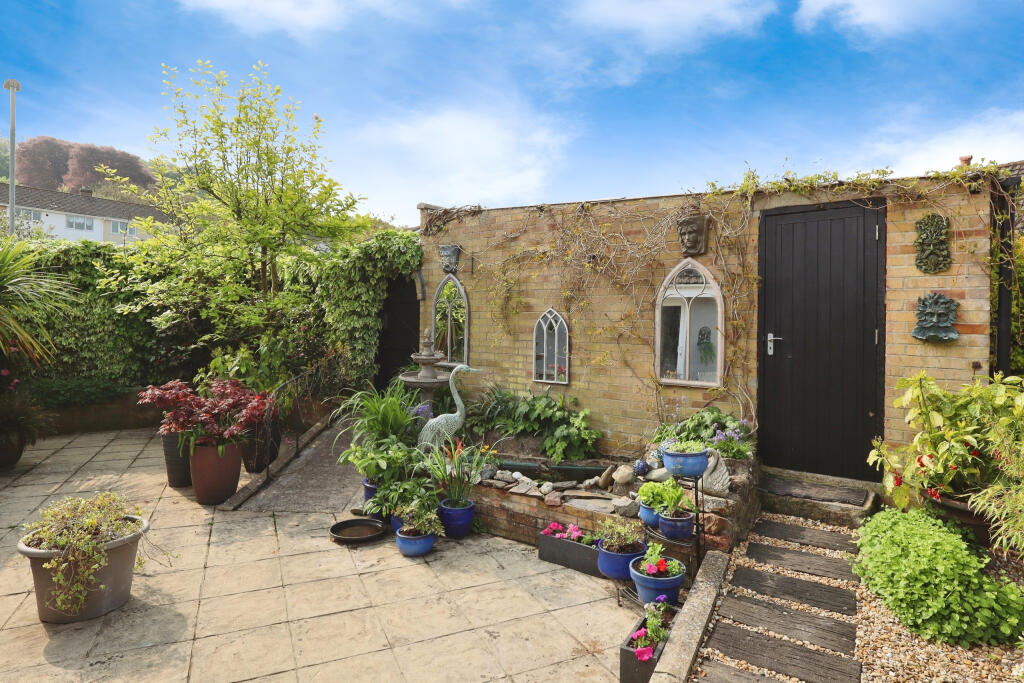 Additional image 16 of Holman Close, Glastonbury, Somerset