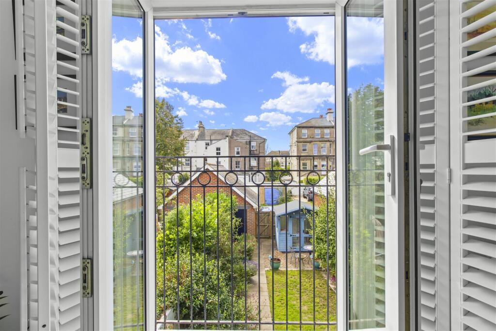 St. Annes Road, Eastbourne photo 5