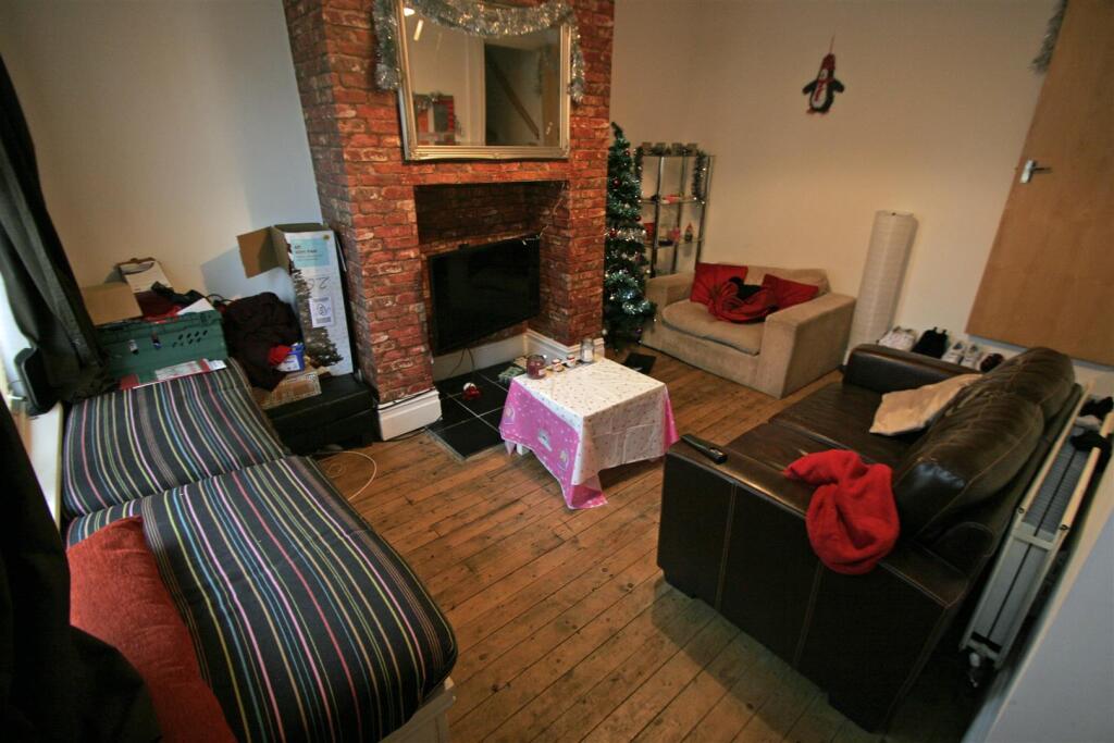 House in Leeds - View 2