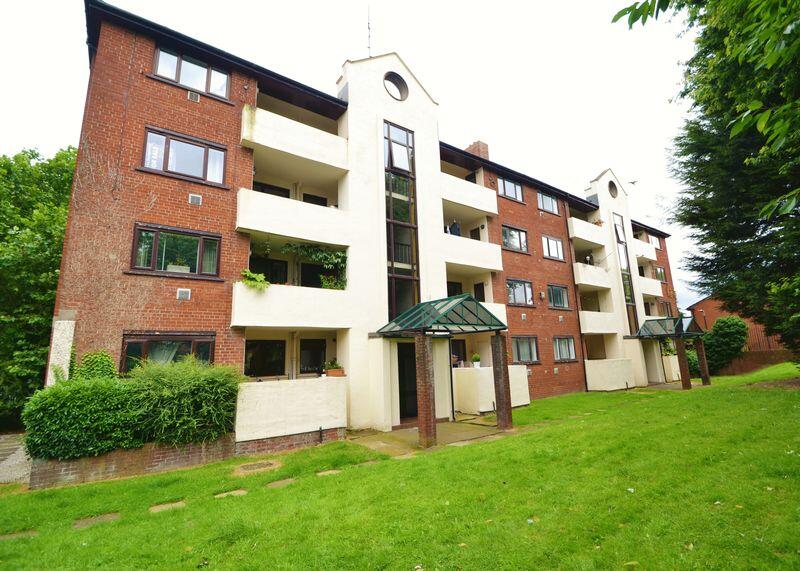 Apartment in Salford, Greater Manchester - View 4