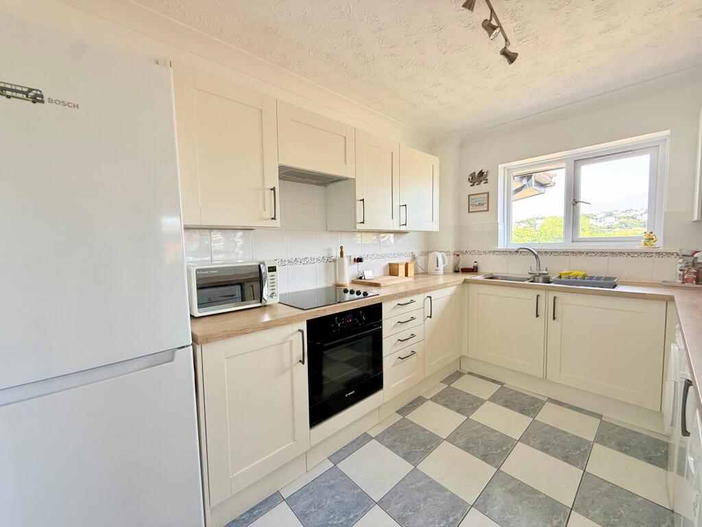 Apartment in Torquay - More