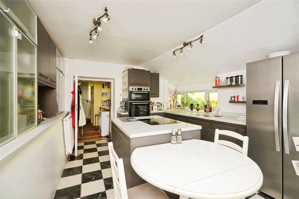 House in Y Groeslon, Llandwrog - View 5