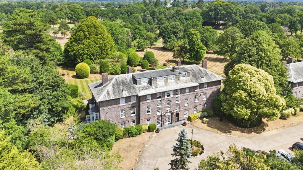 Apartment in Slough, Farnham Royal