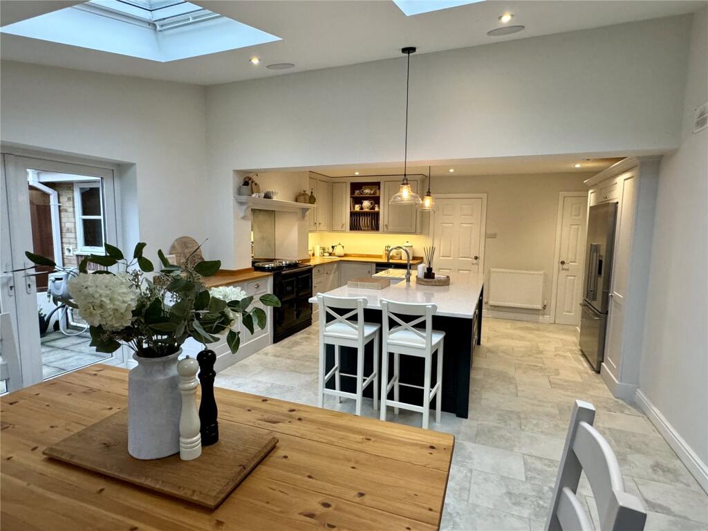 Barberry Drive, Chard, Somerset, TA20 photo 3