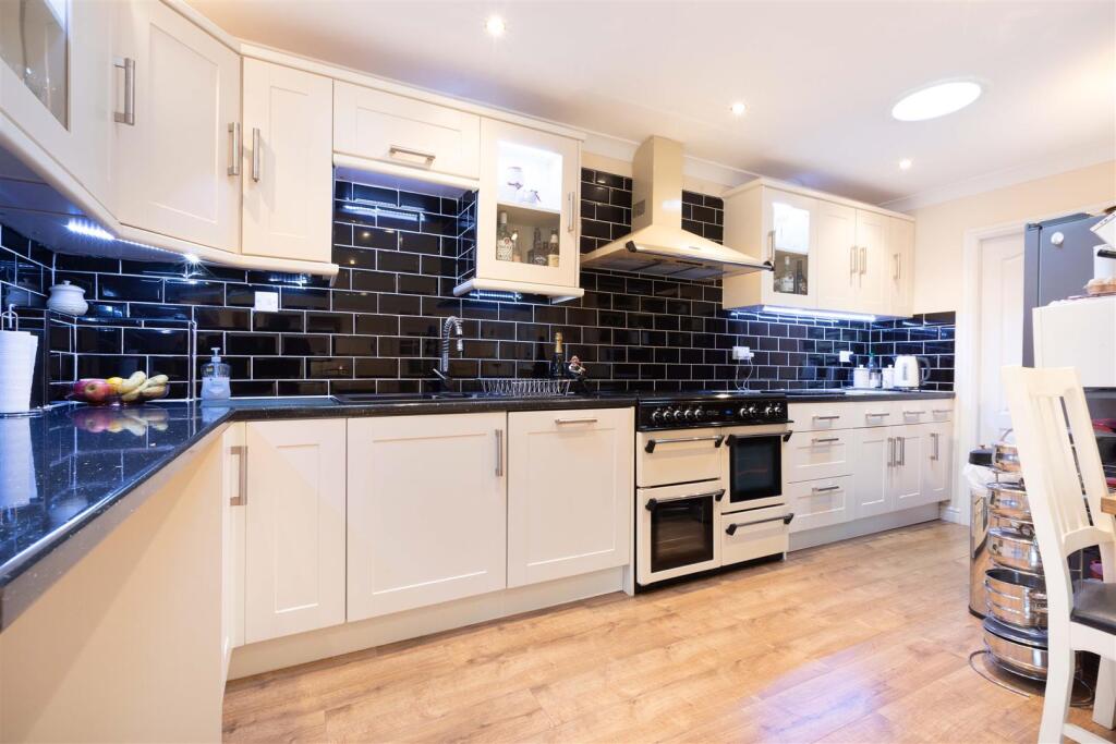 Aylesford Drive, Birmingham photo 4