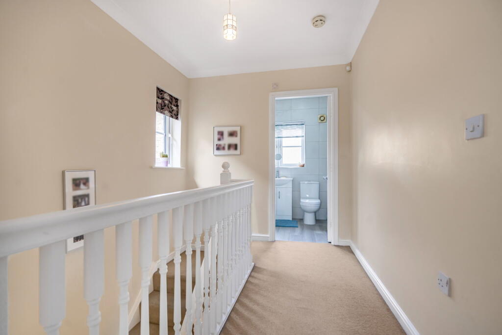 House in Halifax - View 4