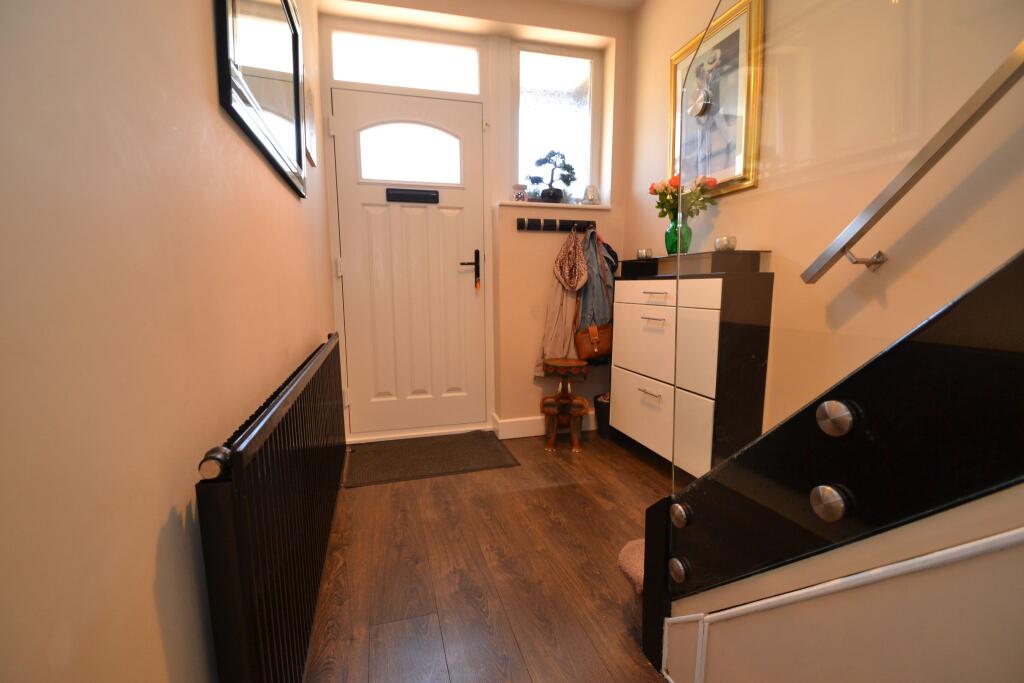 Highfield Avenue, Idle, photo 3