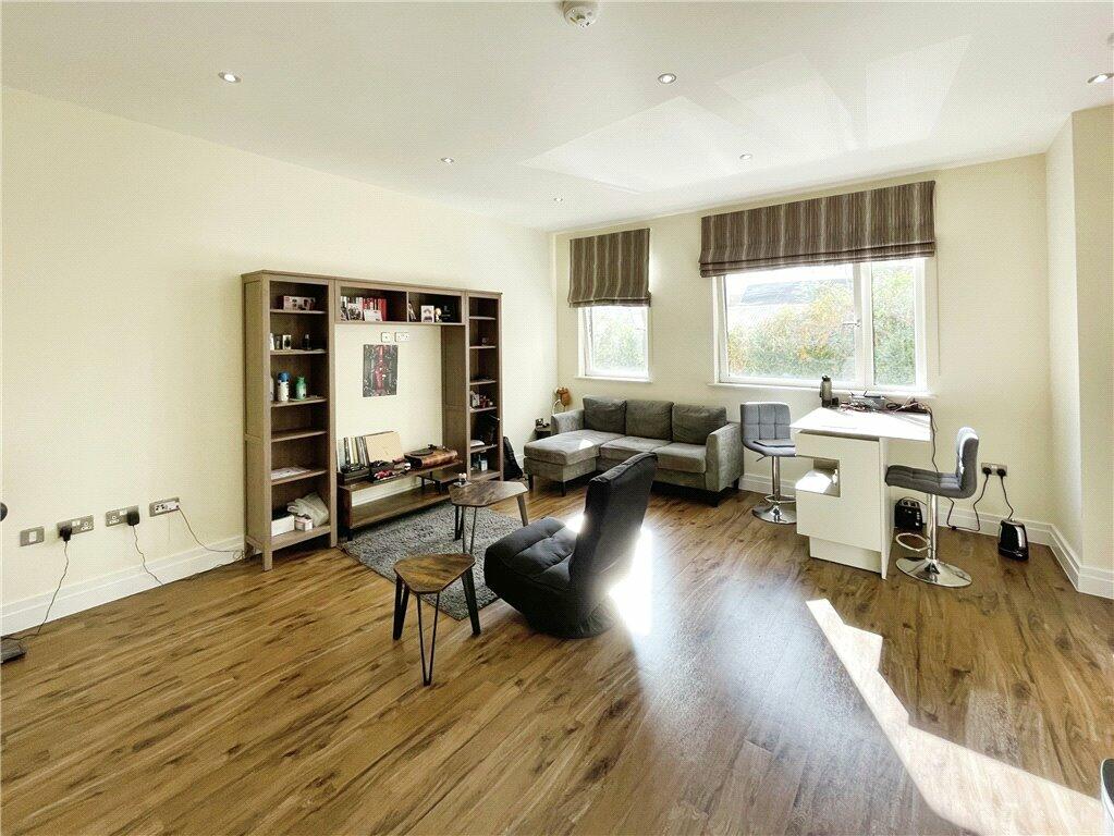 Clarendon Avenue, Leamington Spa, Warwickshire photo 3