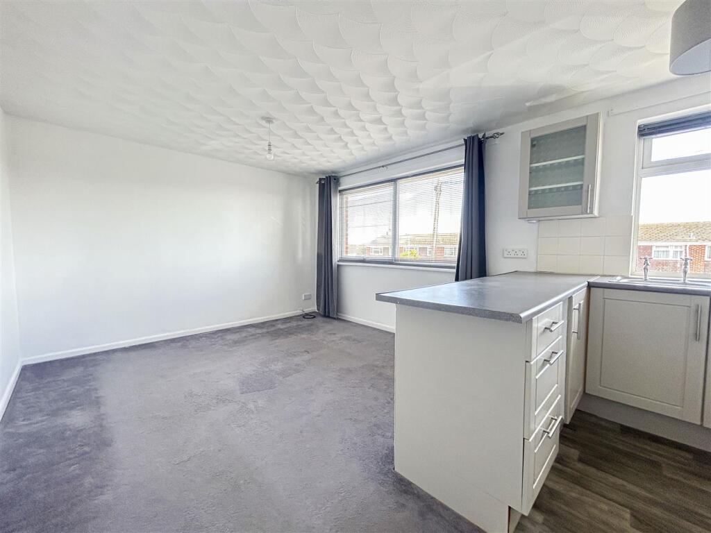 Apartment in Dorchester - View 4