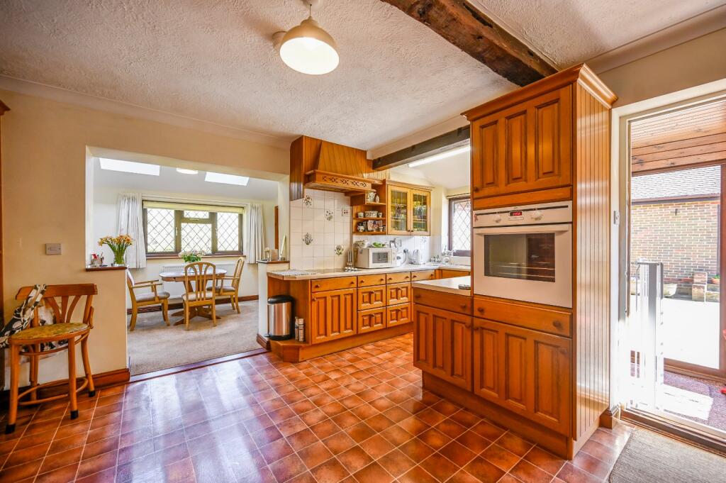 Faversham Road, Charing, Ashford, Kent, TN27 photo 5