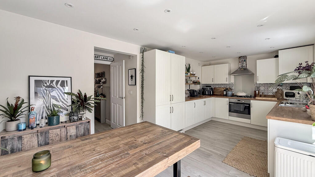 House in Westbury, Leigh Park - View 5