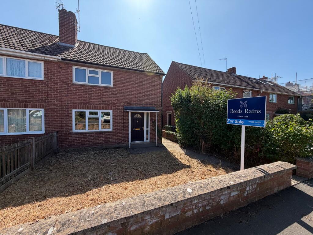 Main image of property: Hemmingway, Evesham, Worcestershire, WR11