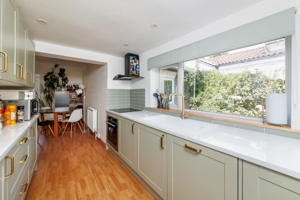 House in Vale of White Horse, Sutton Courtenay - More
