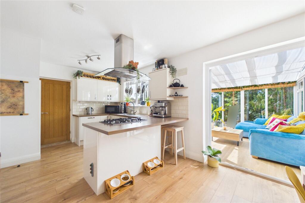 Garston Crescent, Calcot, Reading, Berkshire, RG31 photo 4
