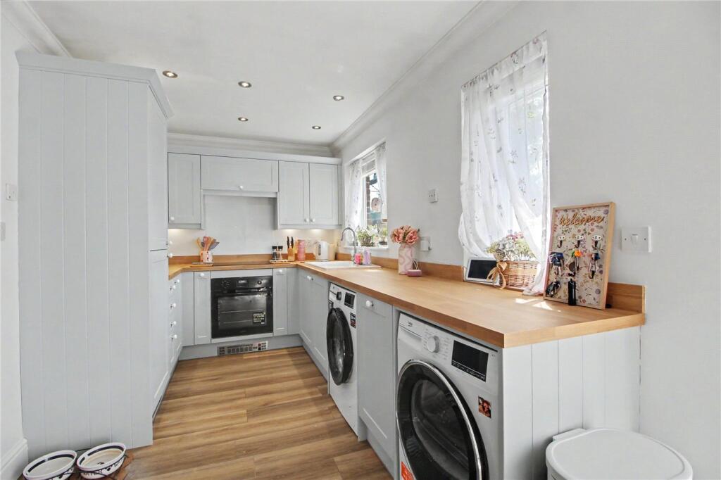 Wood End Close, Hales, Norwich, Norfolk, NR14 photo 4
