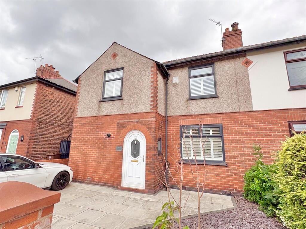 Main image of property: The Avenue, Leigh