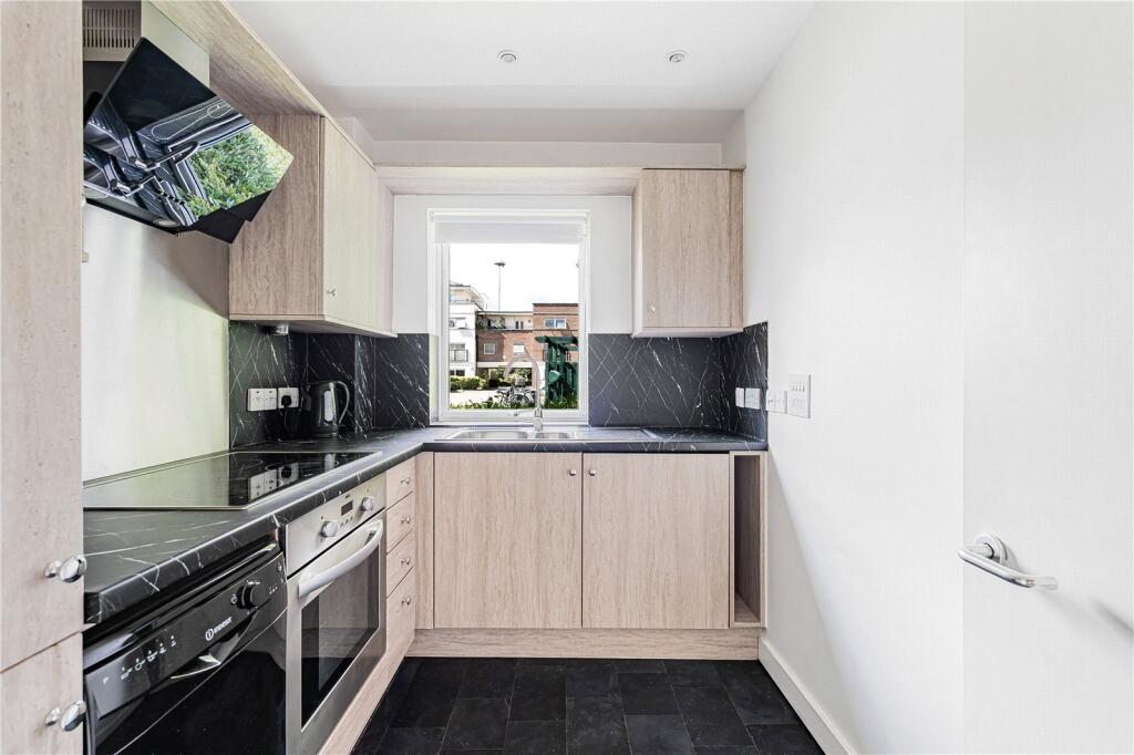 Apartment in London - View 3