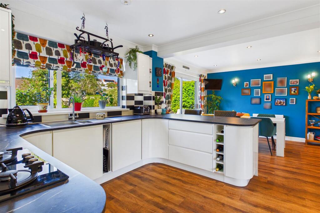 32 Dukes Way,  Newquay photo 3