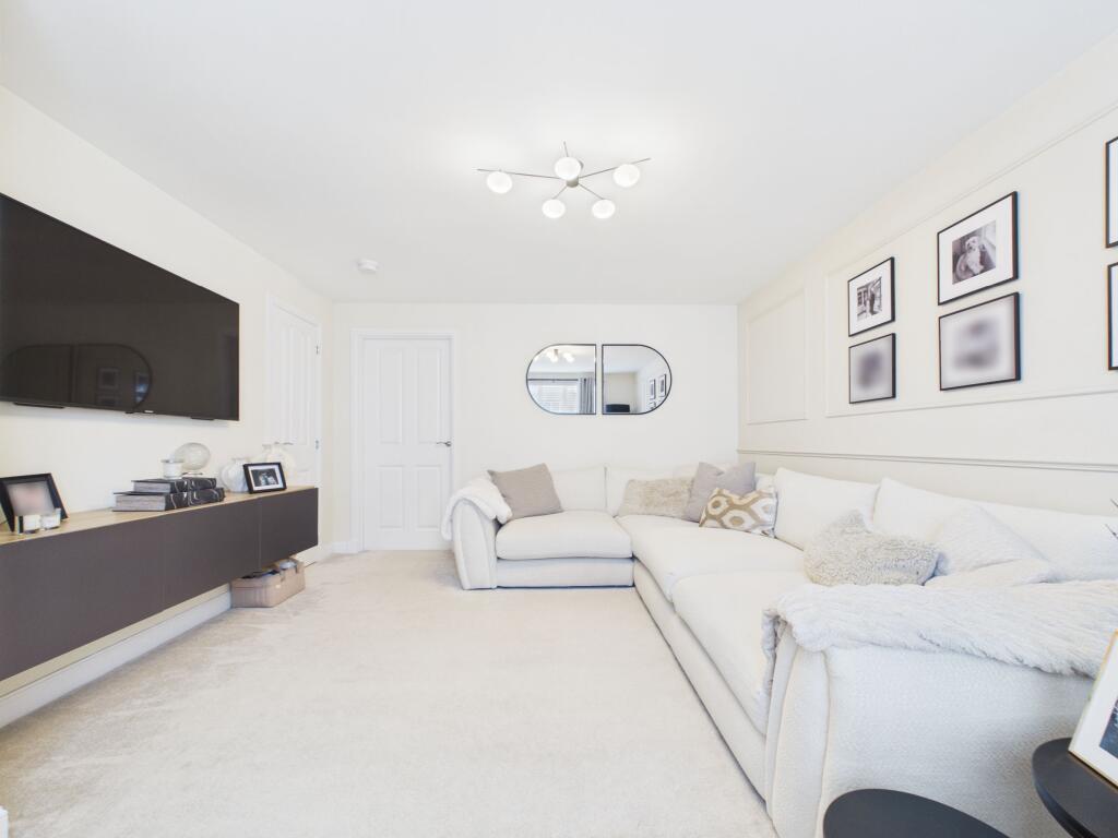 Barrie Road, Newarthill, Motherwell - View 3