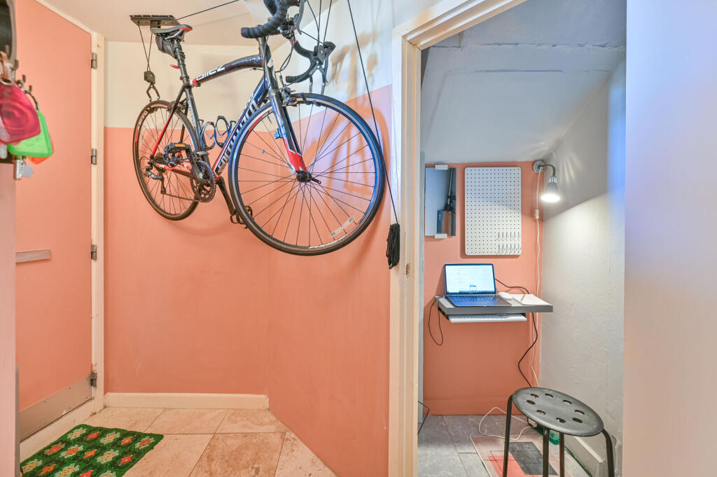 Apartment in London - More