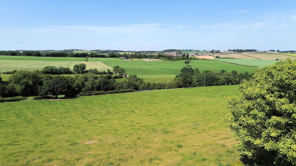 House in Huddersfield, Emley - View 5