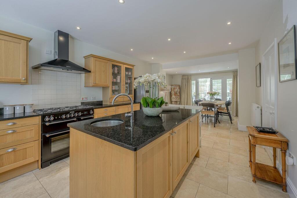 House in Birmingham, The Calthorpe Estate, Harborne - View 3