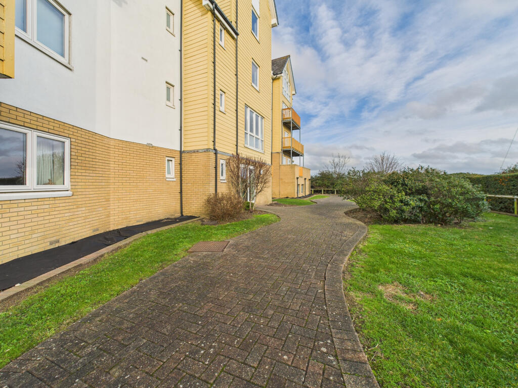 Apartment in Rochester - View 3