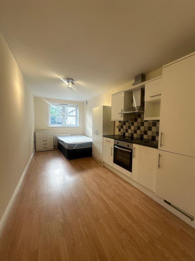Main image of property: Flat ,  Park Street, Luton