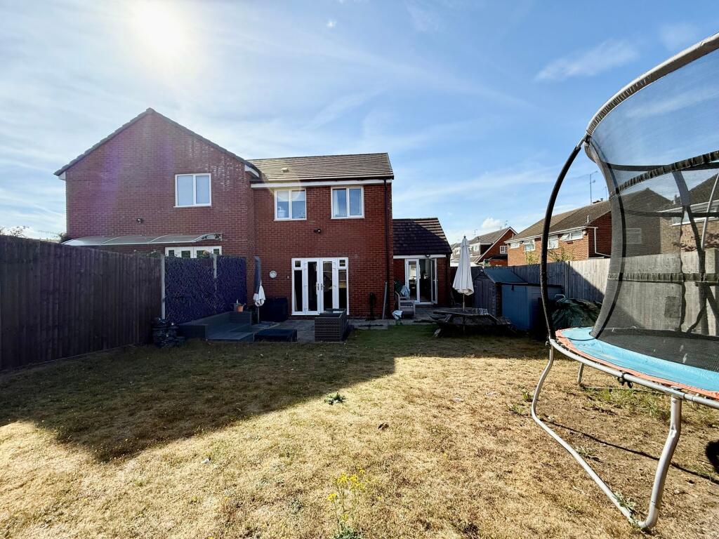 House in Luton, Warden Hill - View 4