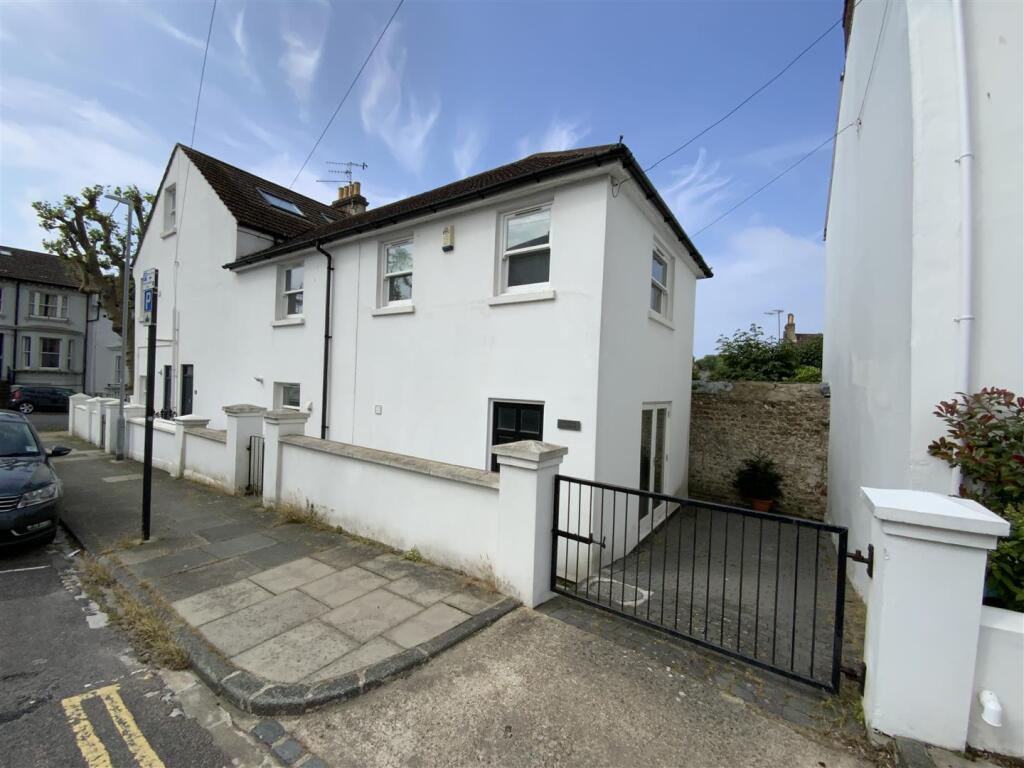 Main image of property: Clyde Road, Brighton