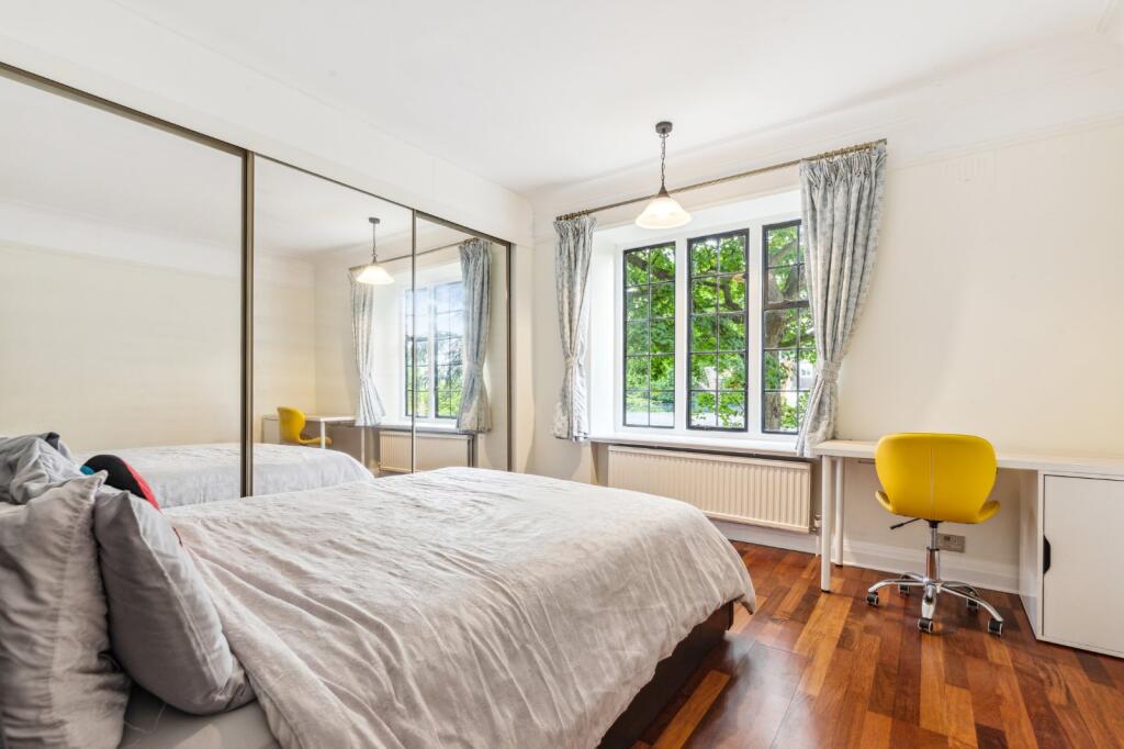 Apartment in London, Manor Fields, Putney - View 3