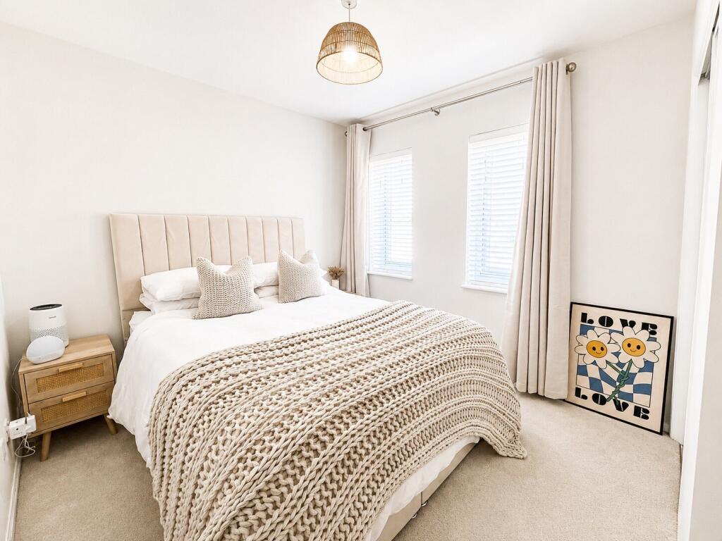 Apartment in Southend-on-Sea - View 2