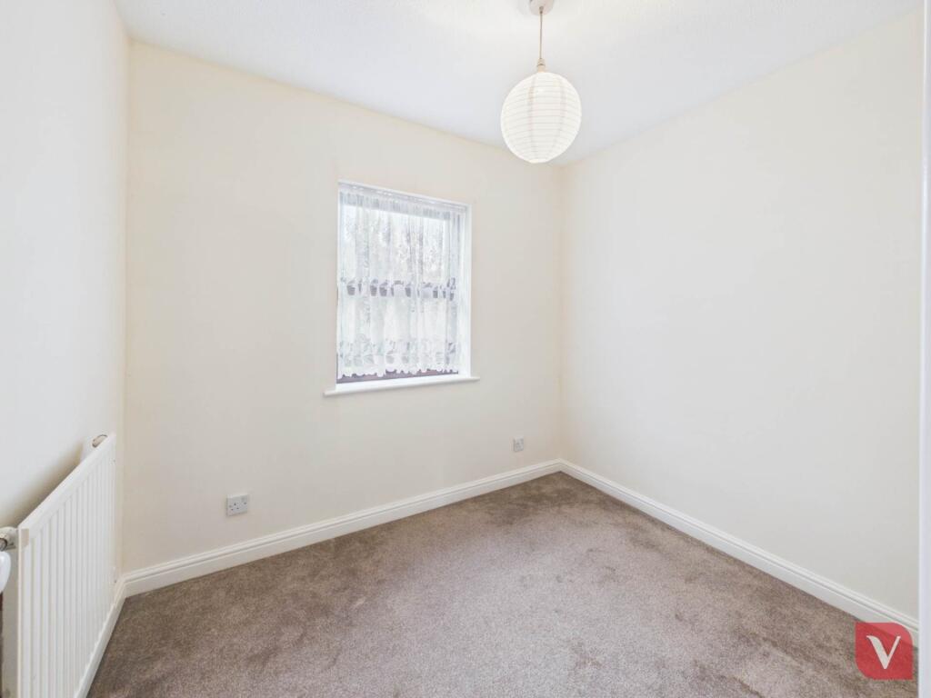 House in Luton - View 5