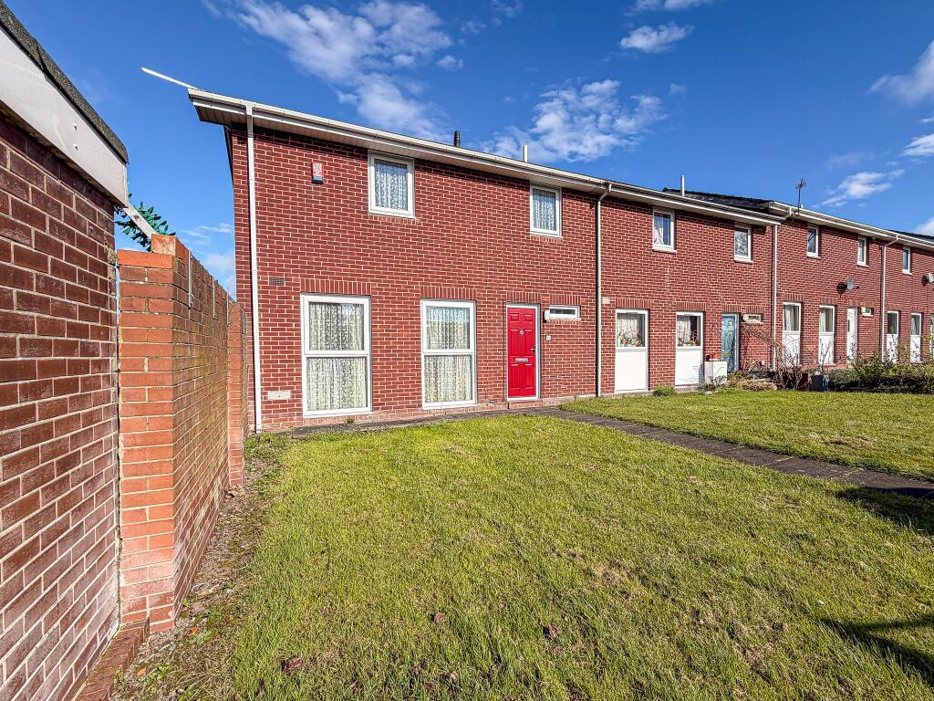 3-bed terraced on Wetherby Grove, Gateshead, £150,000