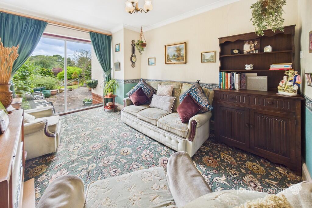 House in Stoke-on-Trent - More