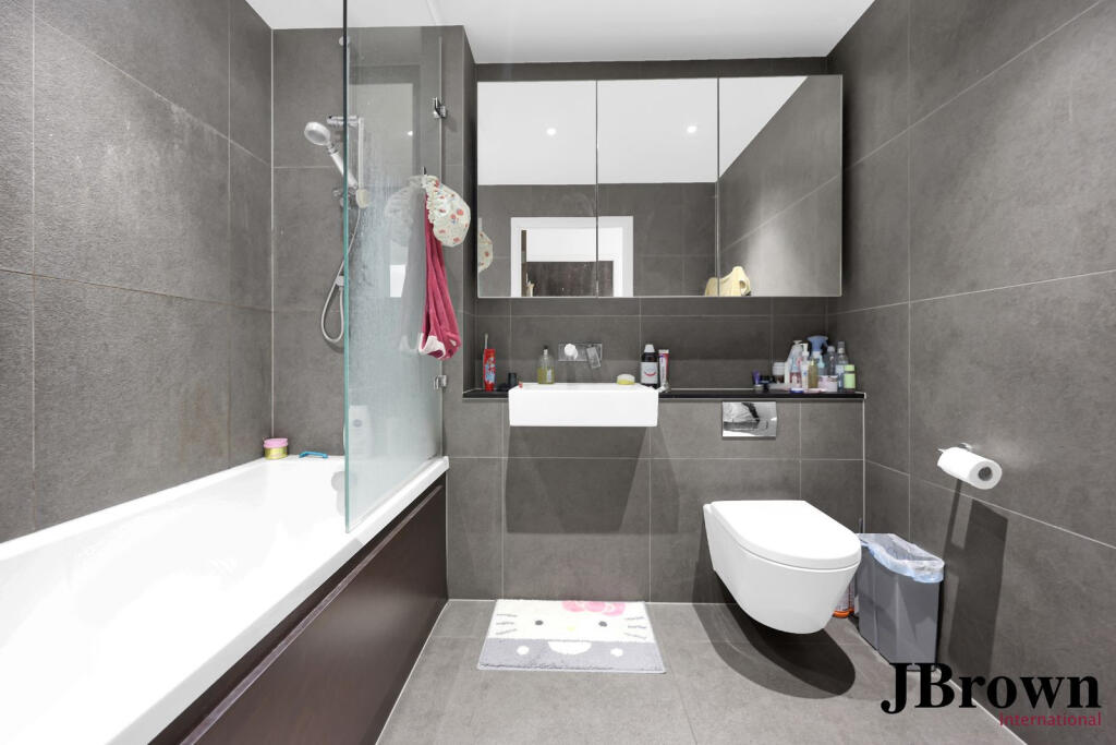 Apartment in London - More