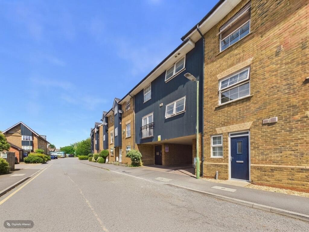 Main image of property: Fourdrinier Way, Hemel Hempstead, Hertfordshire, HP3