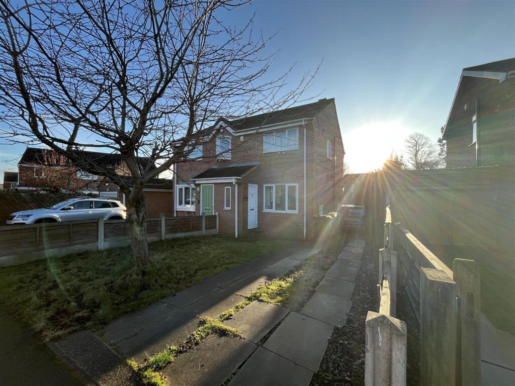 Main image of property: Alder Hill Avenue, Meanwood, LS6