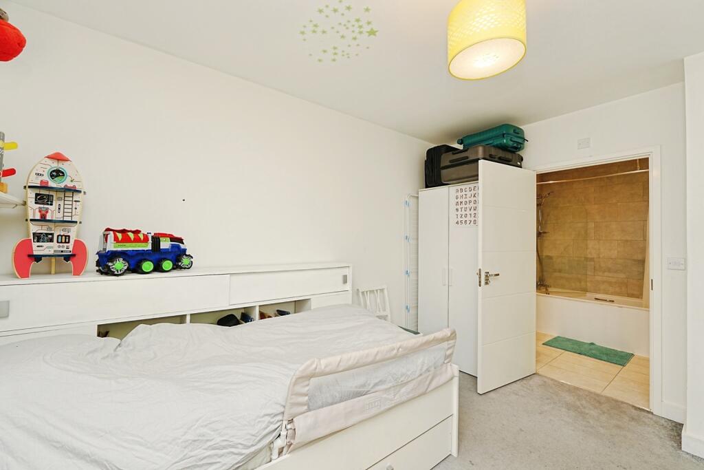 Apartment in London - View 5