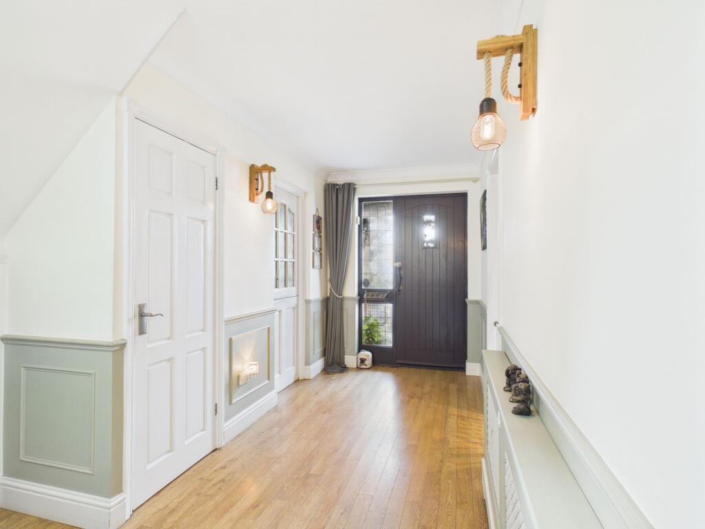 House in Thurrock, Essex - View 5