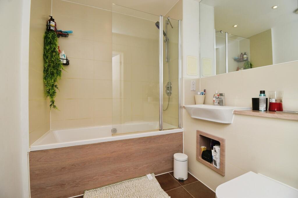 Apartment in London, Custom House, Canning Town - View 4