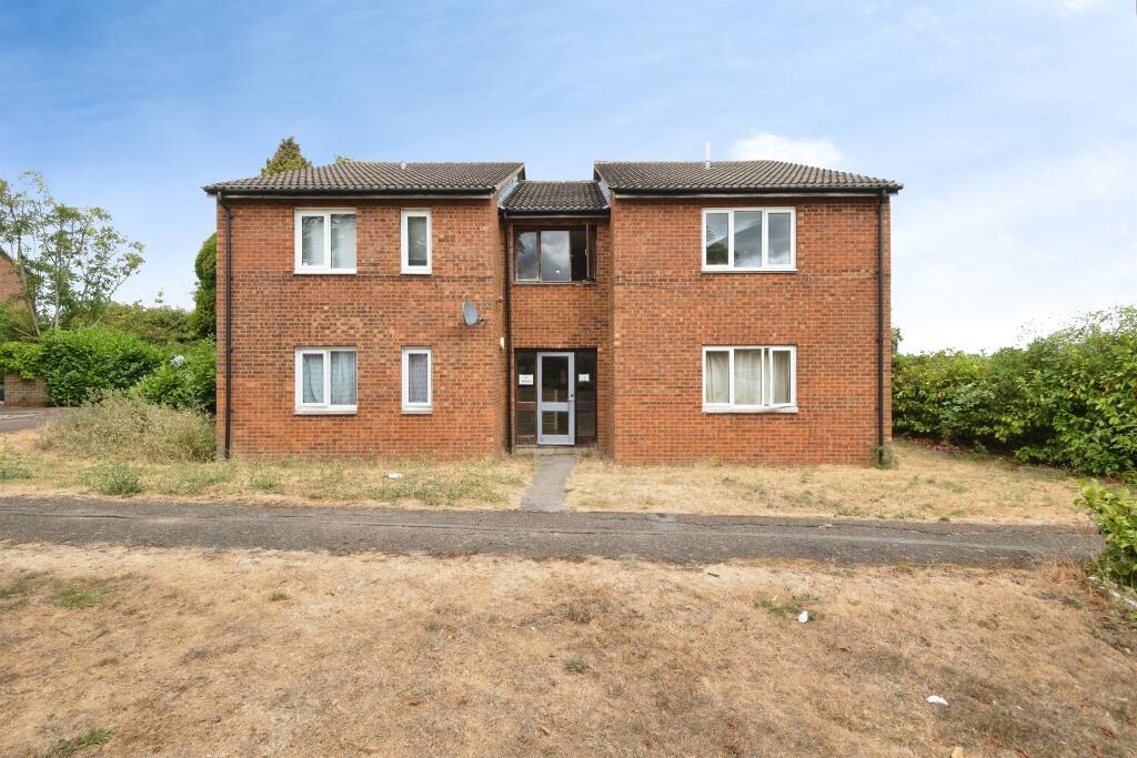 Studio flat on Norbrek, Two Mile Ash, Milton Keynes, £70,000