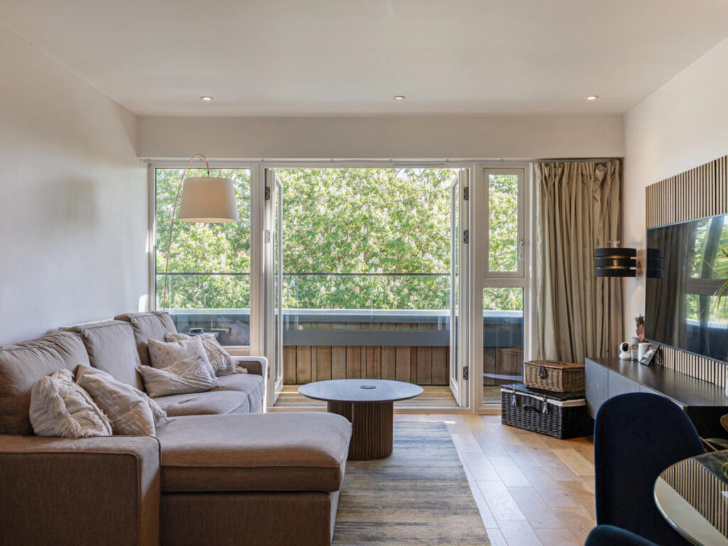 Apartment in London - View 5