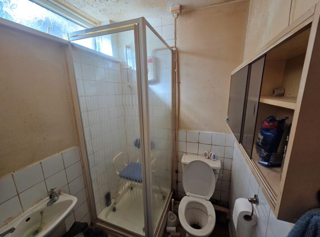 45 Tudor Court, Tipton, West Midlands, DY4 8UX photo 5