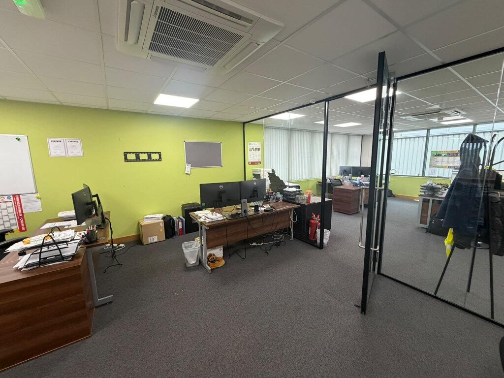 Photo 4
